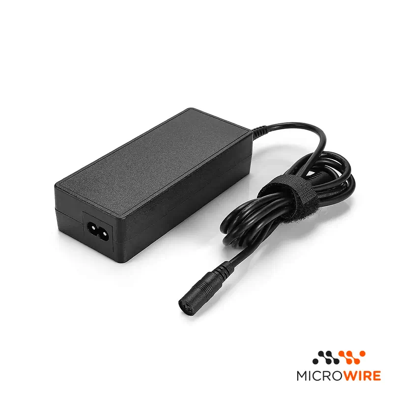 Cargador Universal 90W 12 Conectores