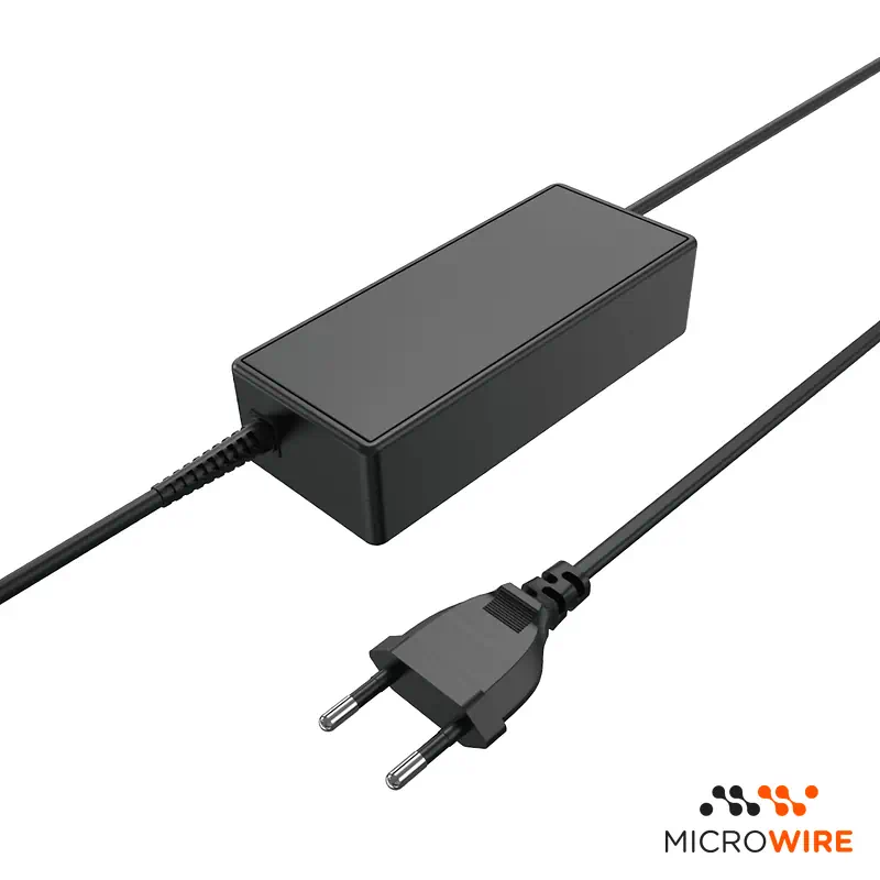 Cargador Universal 90W 12 Conectores